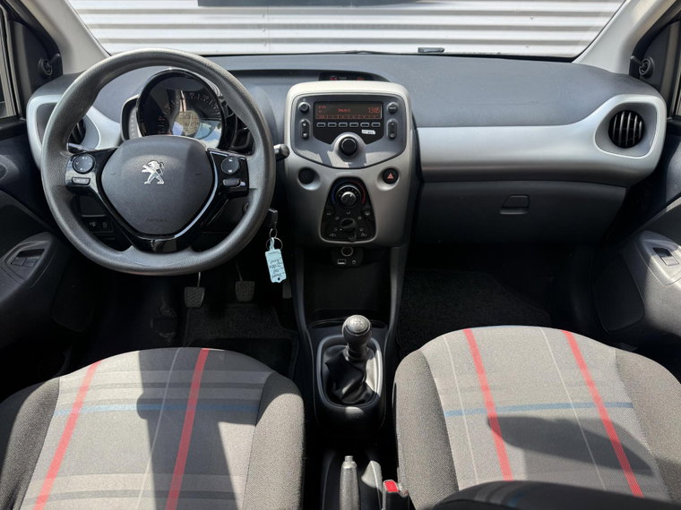 Vehicle Image 19