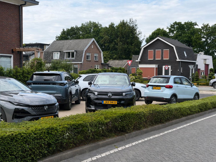 Vehicle Image 30