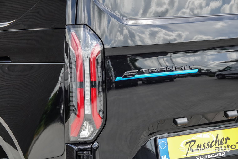 Vehicle Image 38