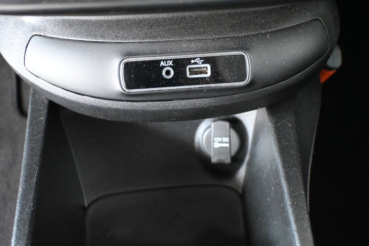 Vehicle Image 38