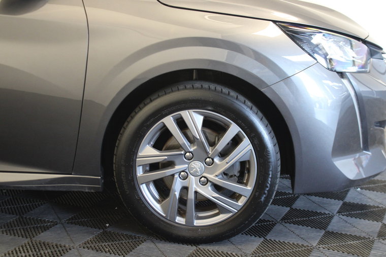 Vehicle Image 7