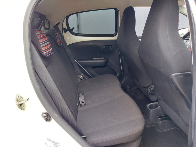 Vehicle Image 30