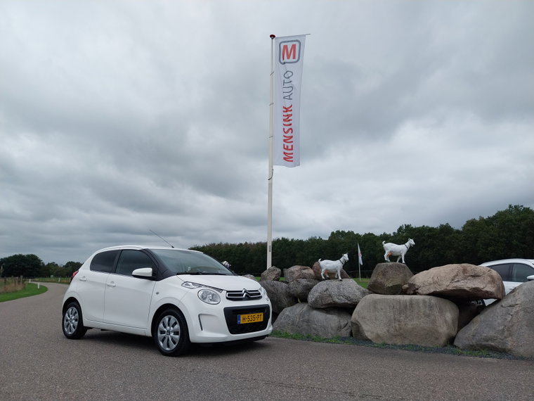 Vehicle Image 6