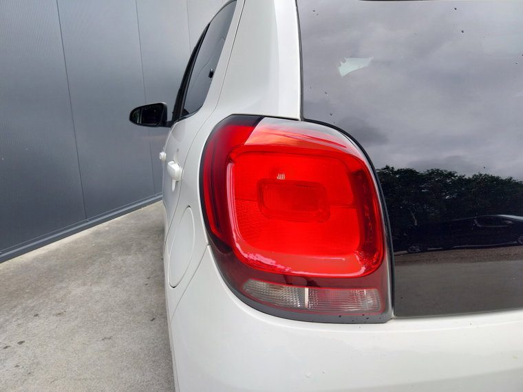 Vehicle Image 11