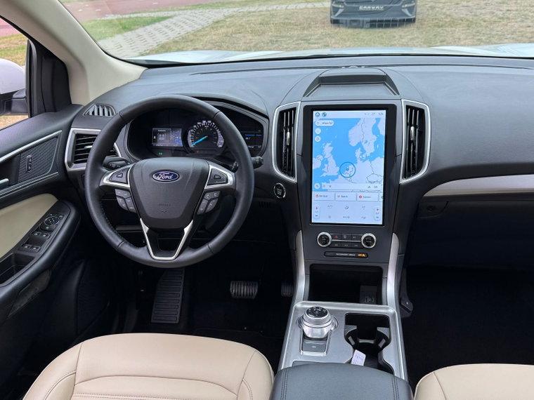 Vehicle Image 16