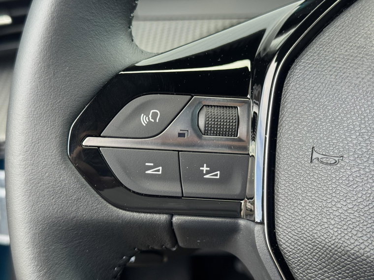 Vehicle Image 26