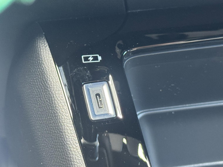 Vehicle Image 41