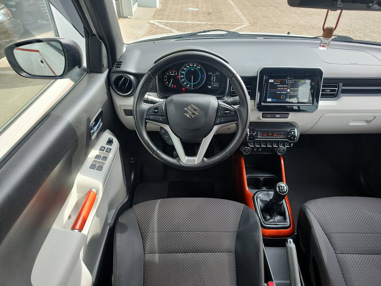 Vehicle Image 12