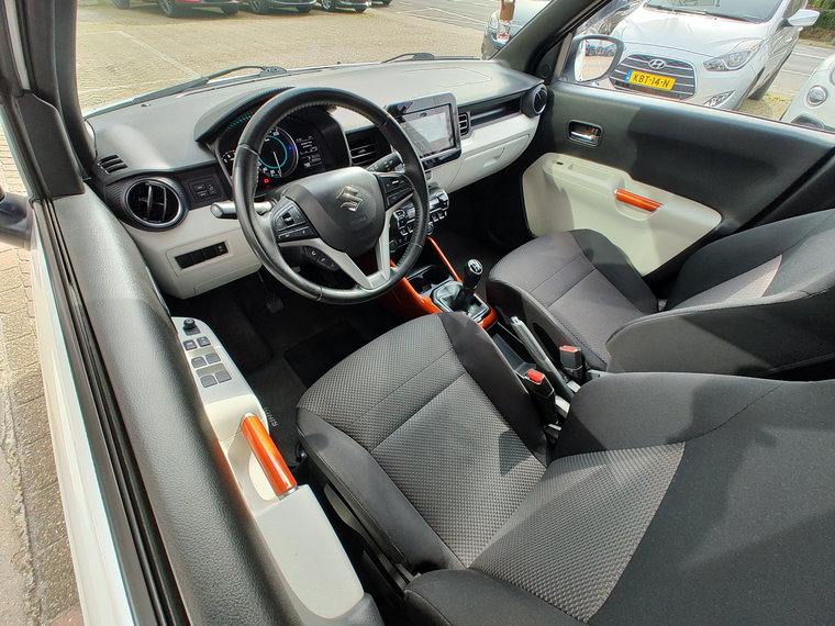 Vehicle Image 14