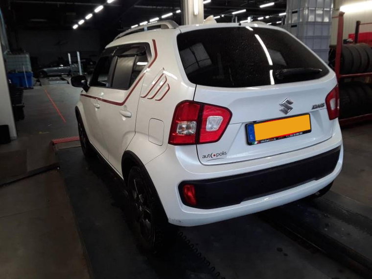 Vehicle Image 4