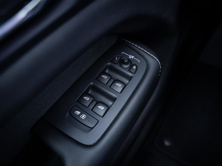 Vehicle Image 40