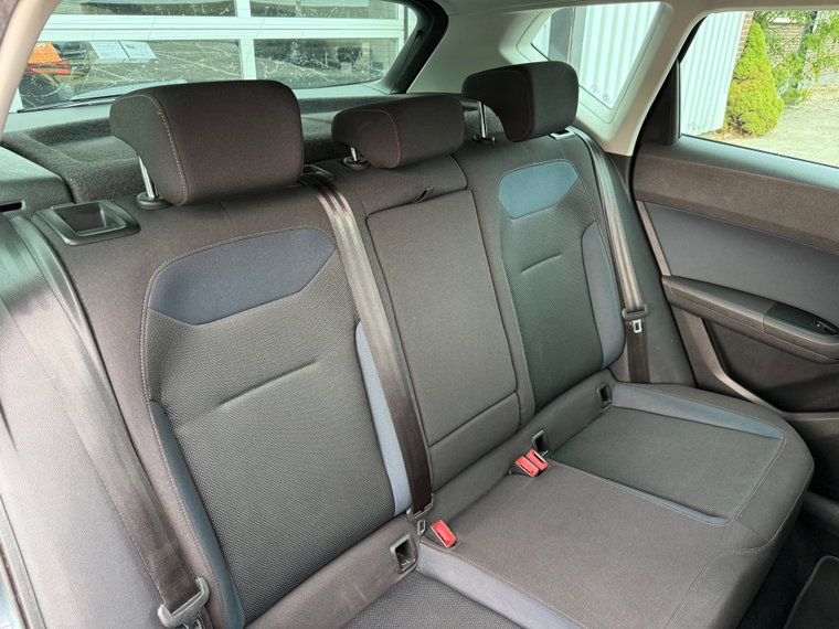 Vehicle Image 48