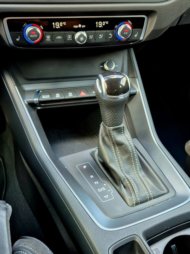 Vehicle Image 28