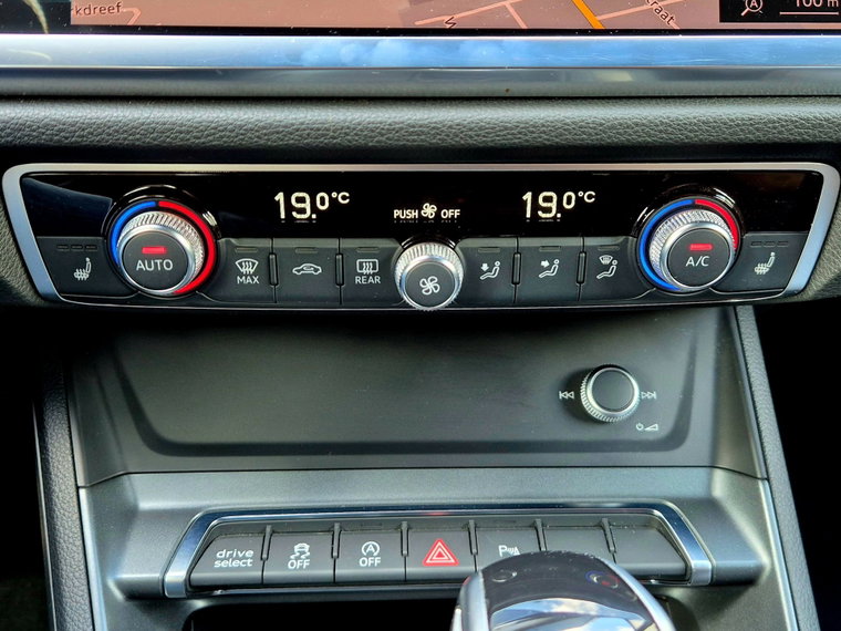 Vehicle Image 29
