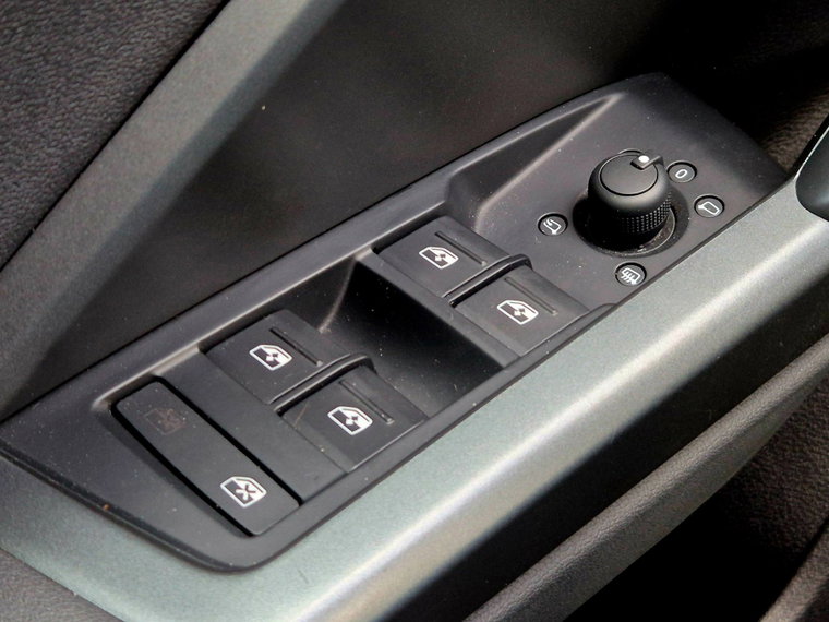 Vehicle Image 41
