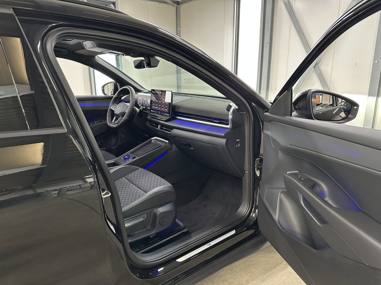 Vehicle Image 35