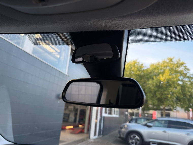 Vehicle Image 39