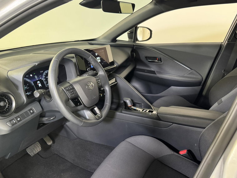 Vehicle Image 12