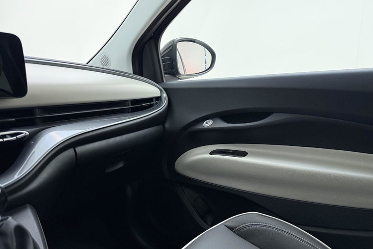Vehicle Image 22