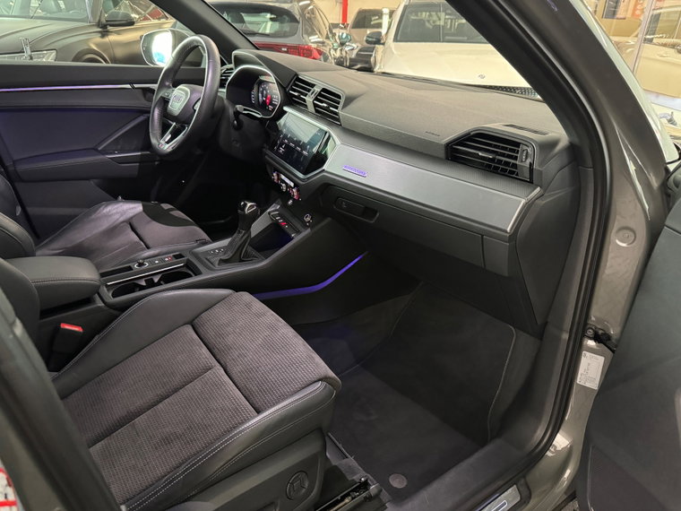 Vehicle Image 33