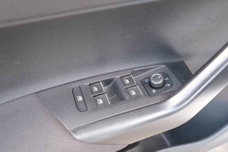 Vehicle Image 33