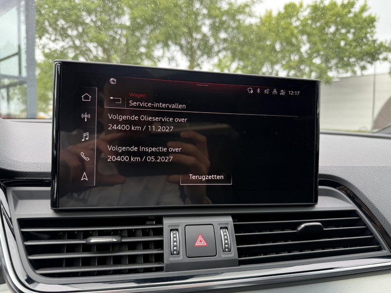 Vehicle Image 38