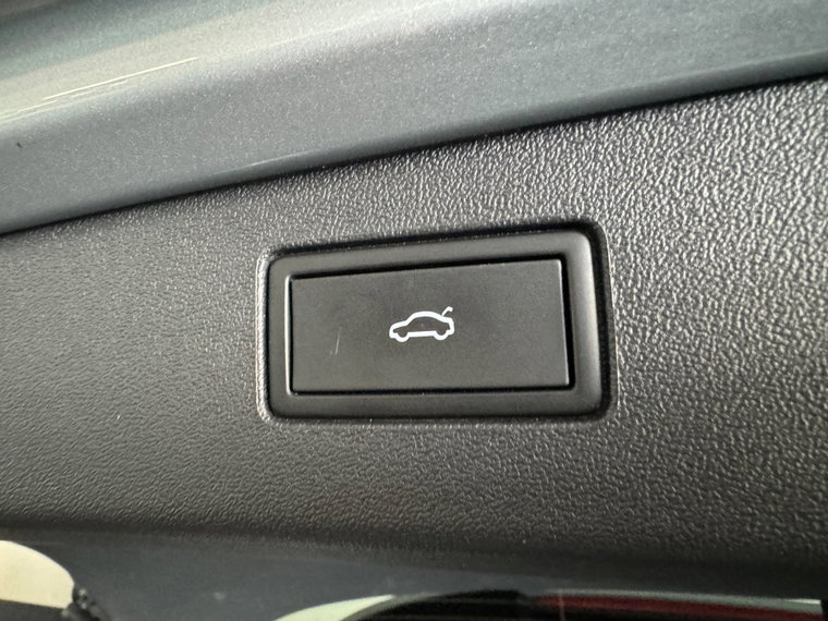 Vehicle Image 40