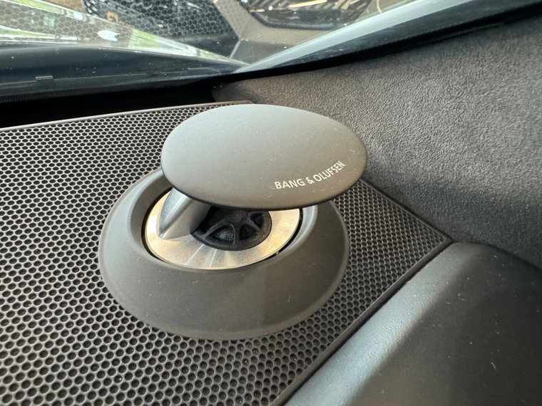 Vehicle Image 38