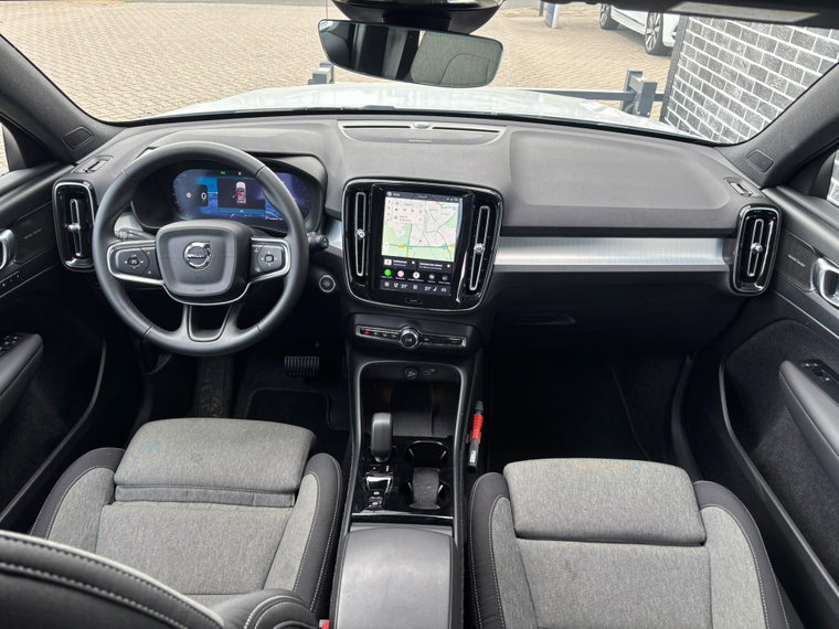 Vehicle Image 17