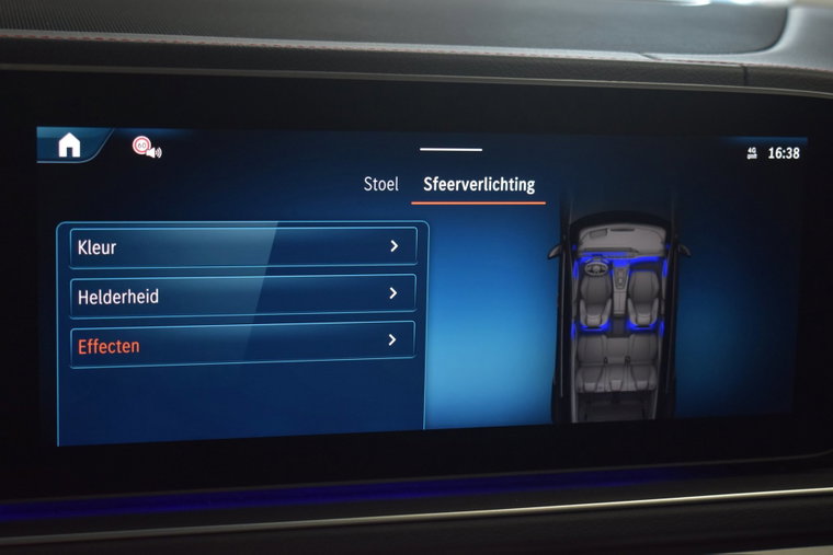 Vehicle Image 32