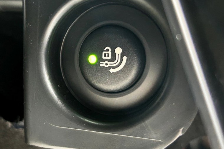 Vehicle Image 30