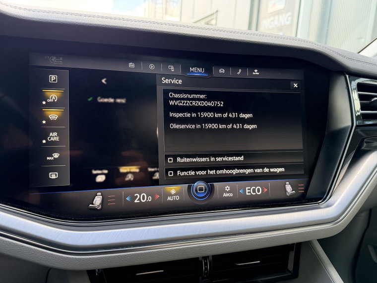 Vehicle Image 32