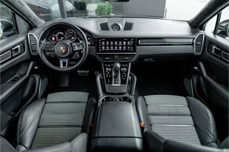Vehicle Image 16