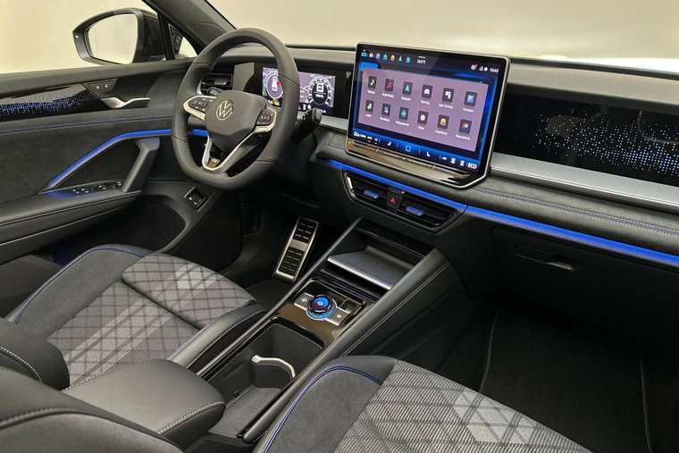 Vehicle Image 15