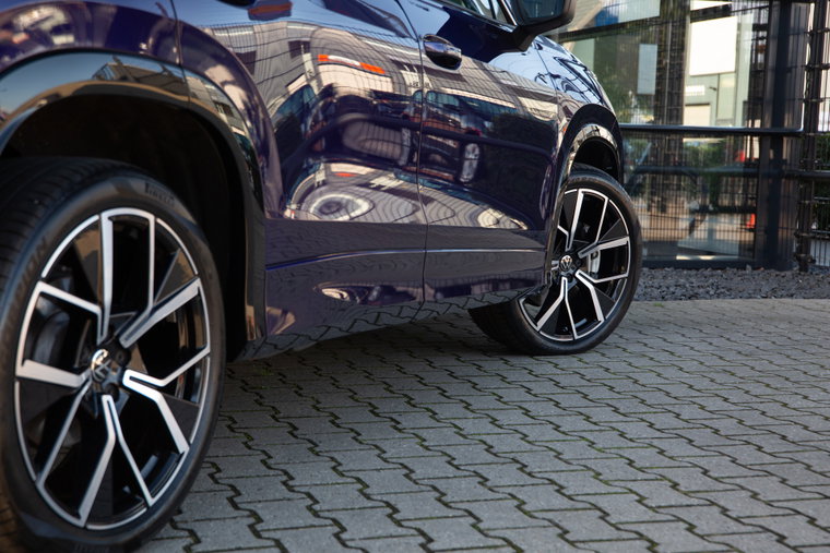 Vehicle Image 8