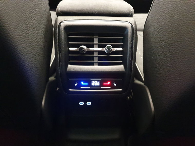 Vehicle Image 26