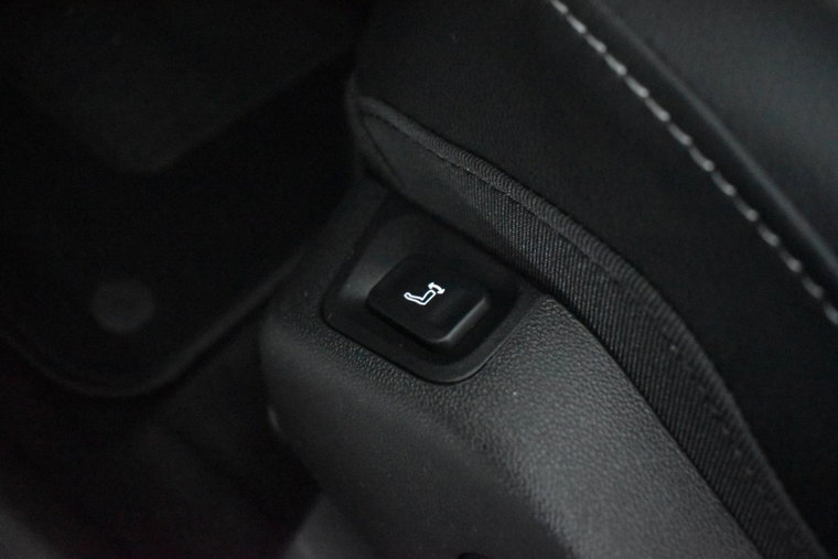Vehicle Image 36