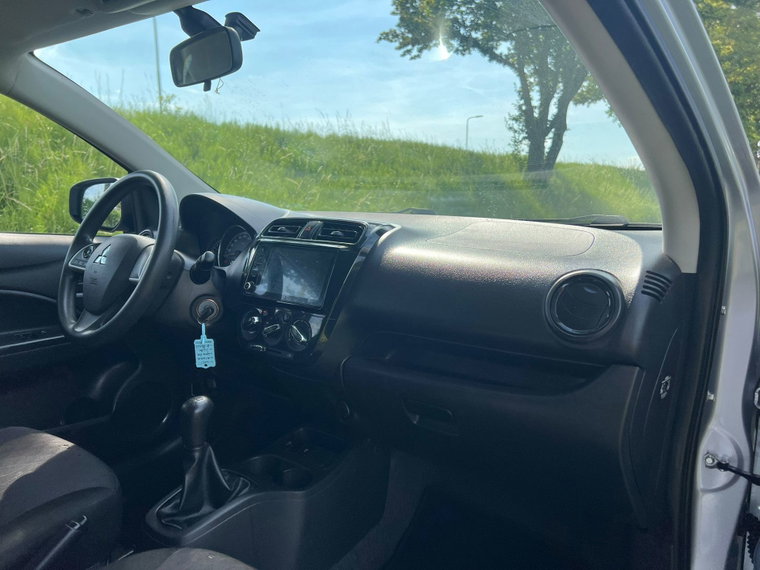 Vehicle Image 23