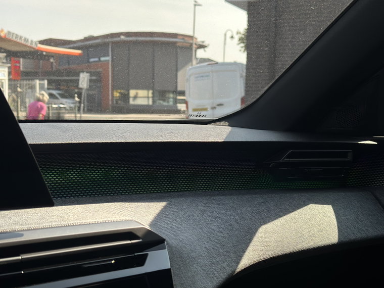 Vehicle Image 40