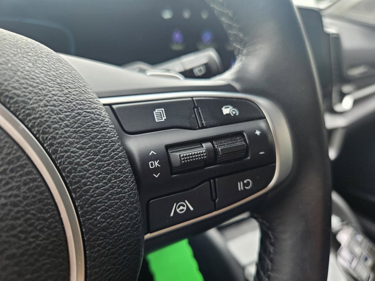 Vehicle Image 26