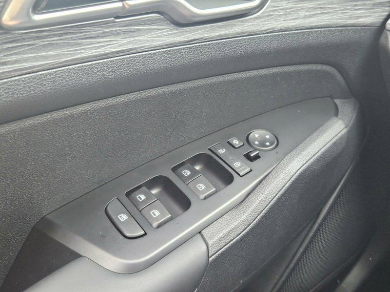 Vehicle Image 28