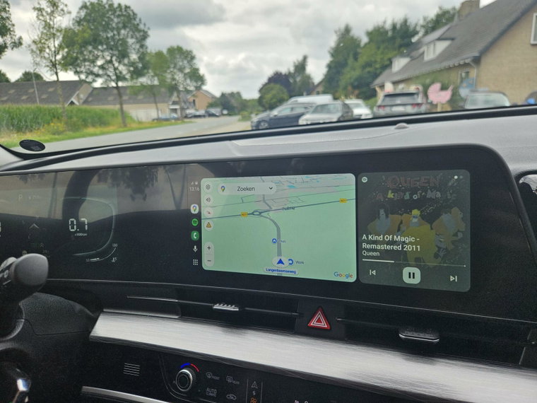 Vehicle Image 32