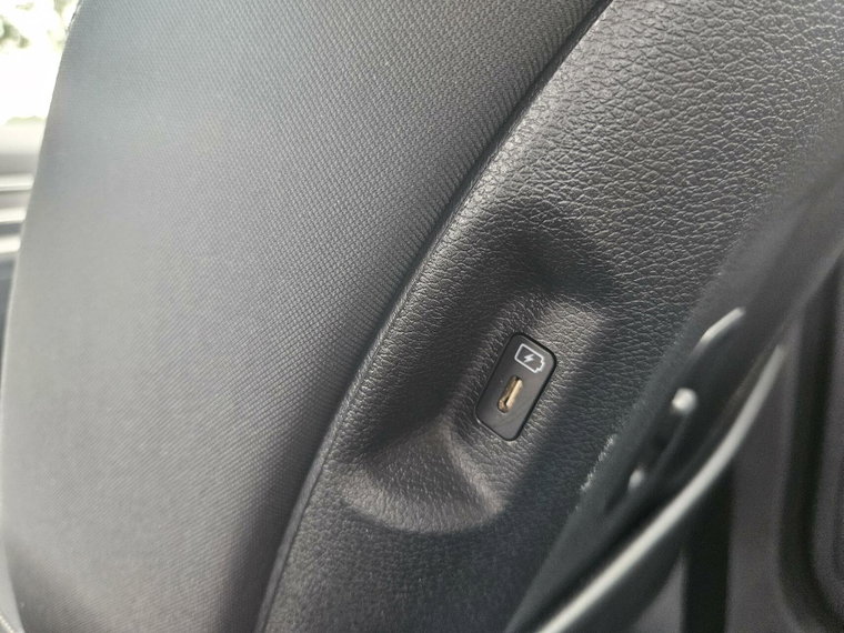 Vehicle Image 36