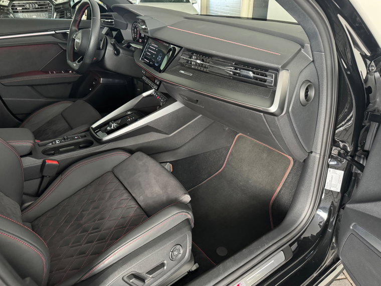 Vehicle Image 42