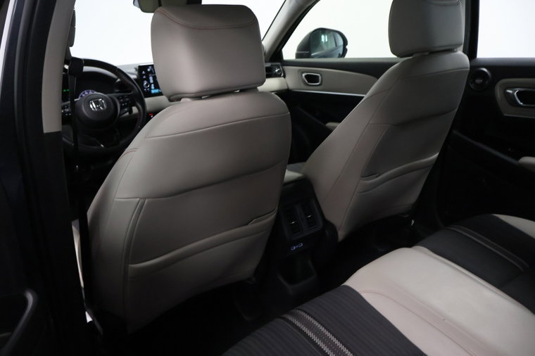 Vehicle Image 8