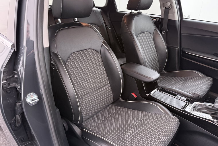 Vehicle Image 15