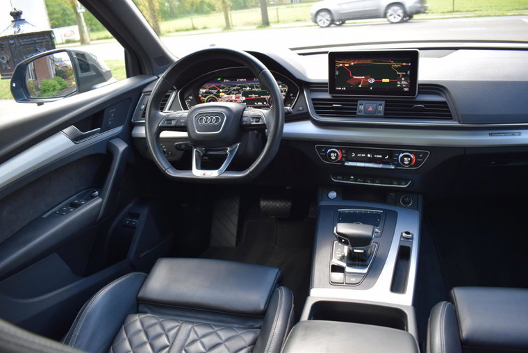 Vehicle Image 8