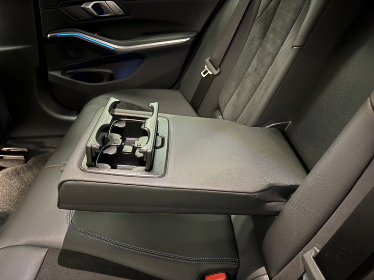 Vehicle Image 43