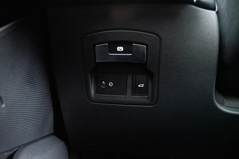 Vehicle Image 30