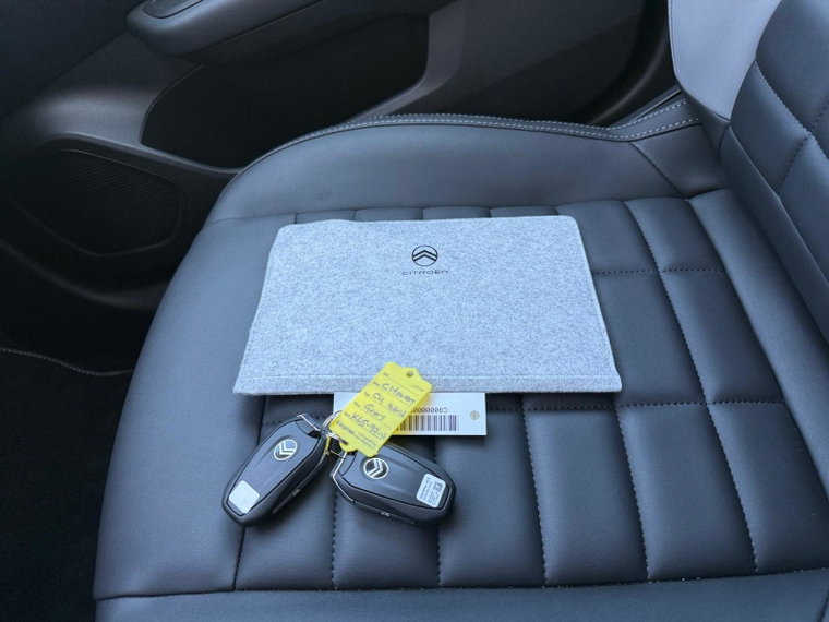 Vehicle Image 40
